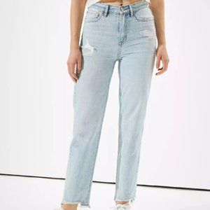 American Eagle Highest Rise 90’s Boyfriend In Light Wash